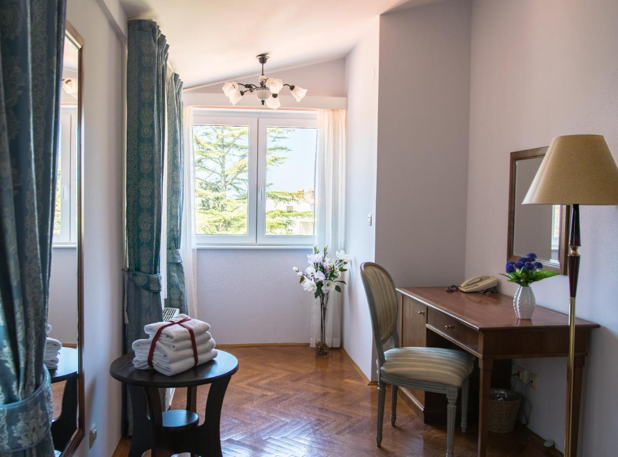Hotel Minerva Μεντουλίν Εξωτερικό φωτογραφία