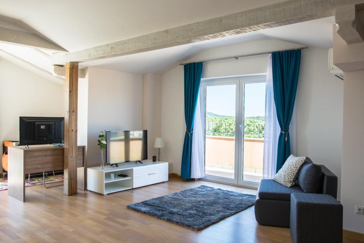 Hotel Minerva Μεντουλίν Εξωτερικό φωτογραφία