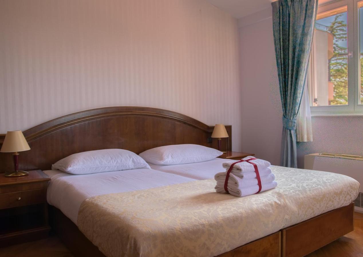 Hotel Minerva Μεντουλίν Εξωτερικό φωτογραφία