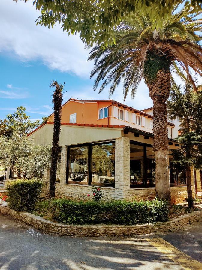 Hotel Minerva Μεντουλίν Εξωτερικό φωτογραφία