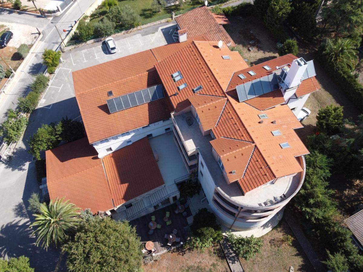 Hotel Minerva Μεντουλίν Εξωτερικό φωτογραφία