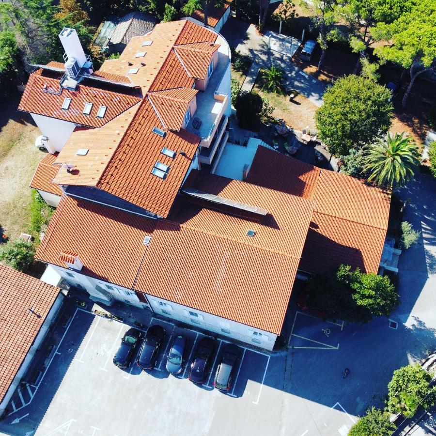 Hotel Minerva Μεντουλίν Εξωτερικό φωτογραφία