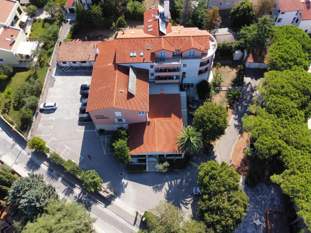 Hotel Minerva Μεντουλίν Εξωτερικό φωτογραφία