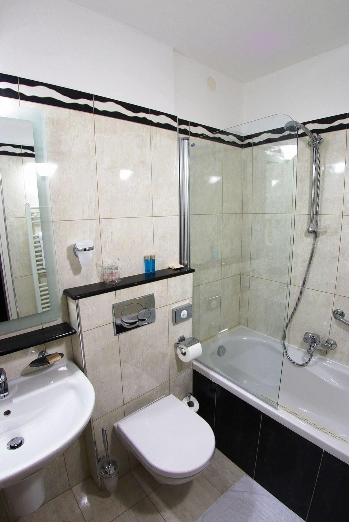 Hotel Minerva Μεντουλίν Εξωτερικό φωτογραφία