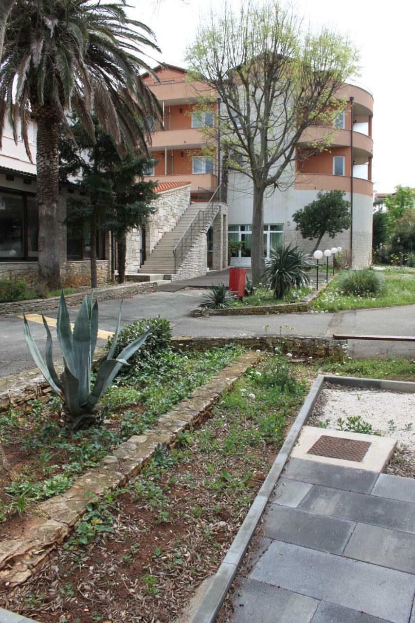 Hotel Minerva Μεντουλίν Εξωτερικό φωτογραφία