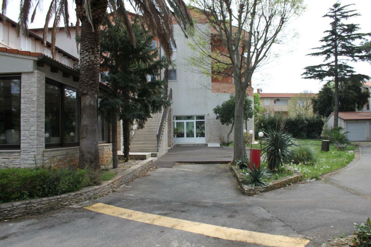 Hotel Minerva Μεντουλίν Εξωτερικό φωτογραφία