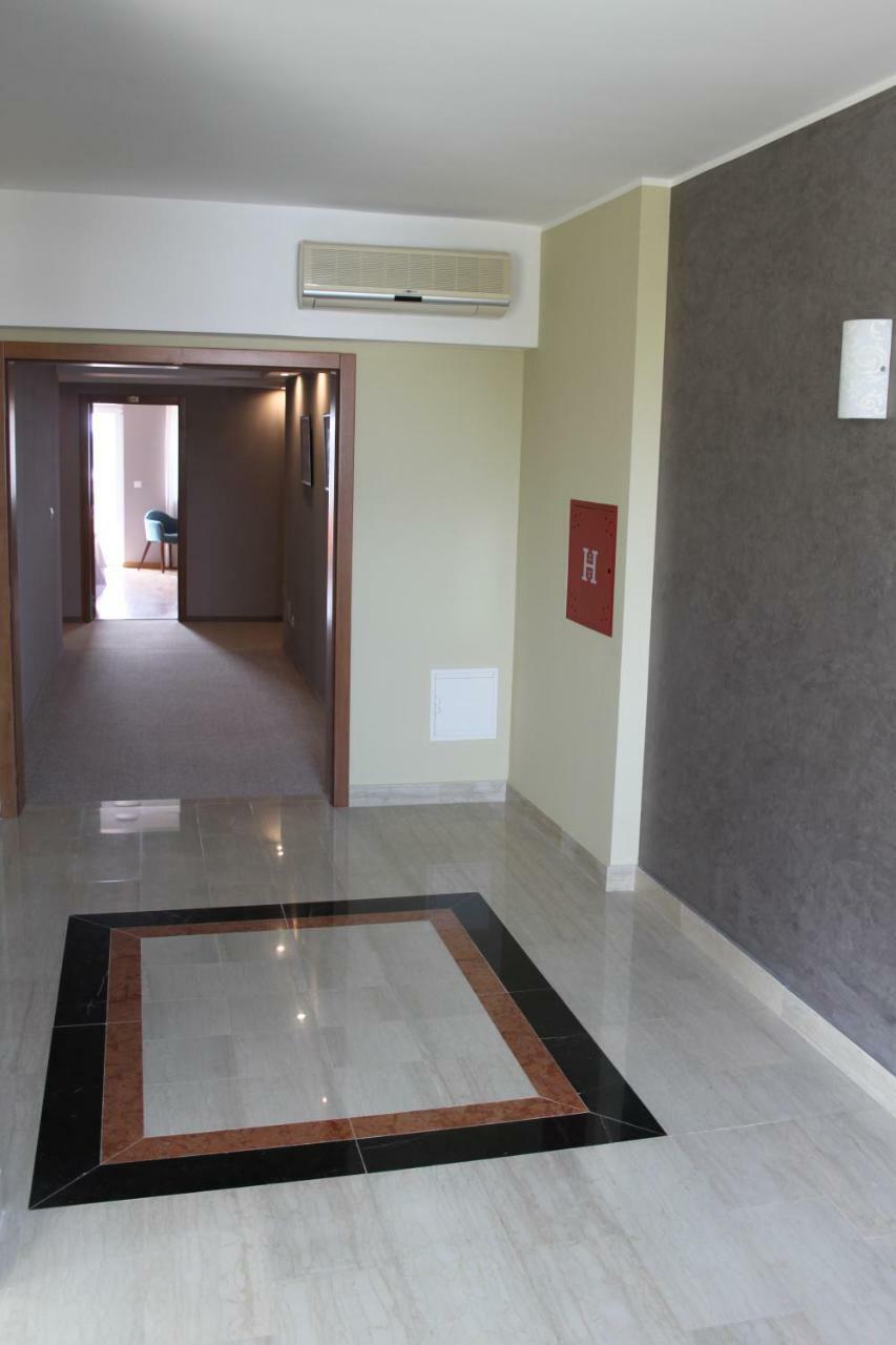Hotel Minerva Μεντουλίν Εξωτερικό φωτογραφία