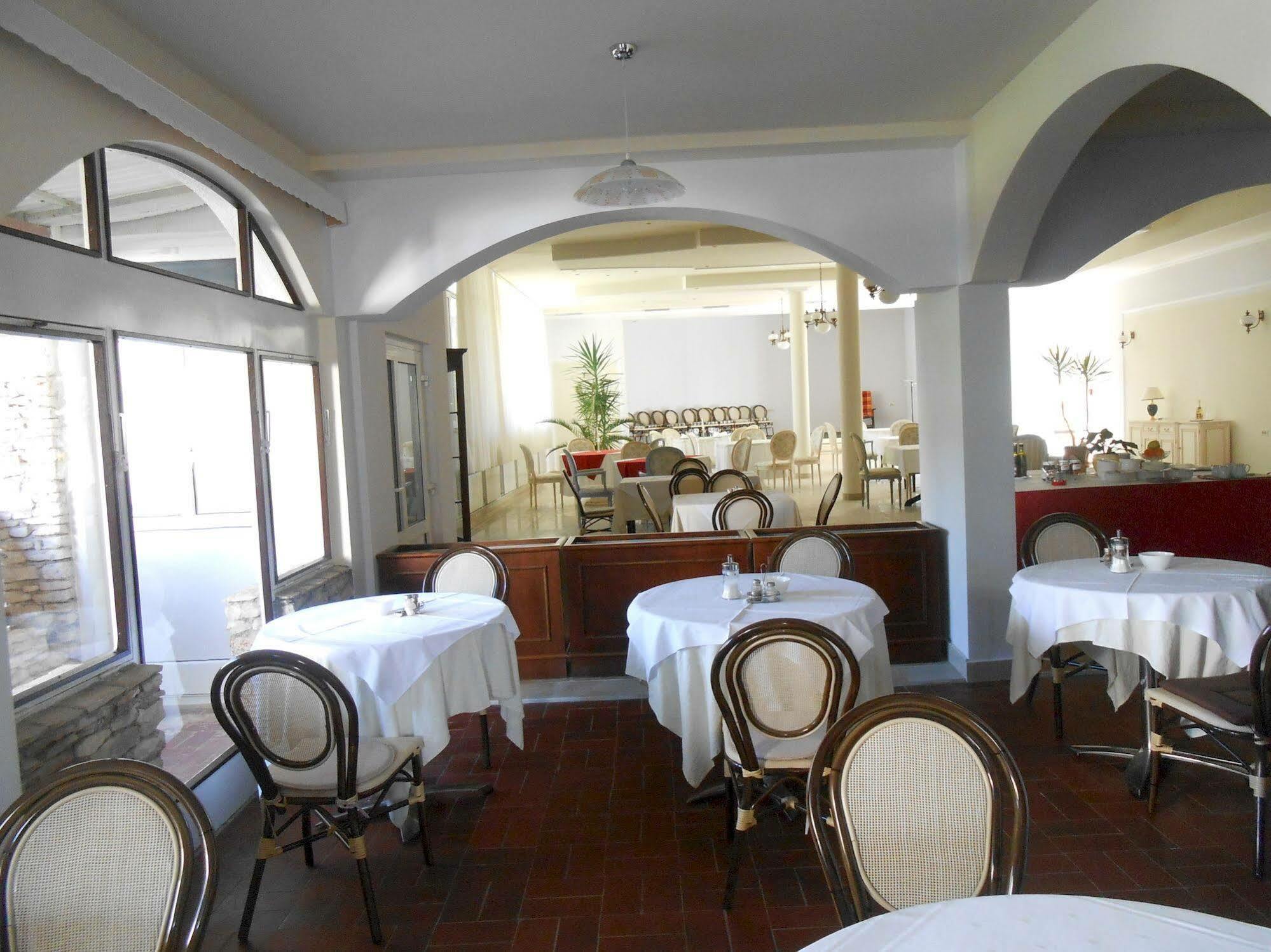 Hotel Minerva Μεντουλίν Εξωτερικό φωτογραφία